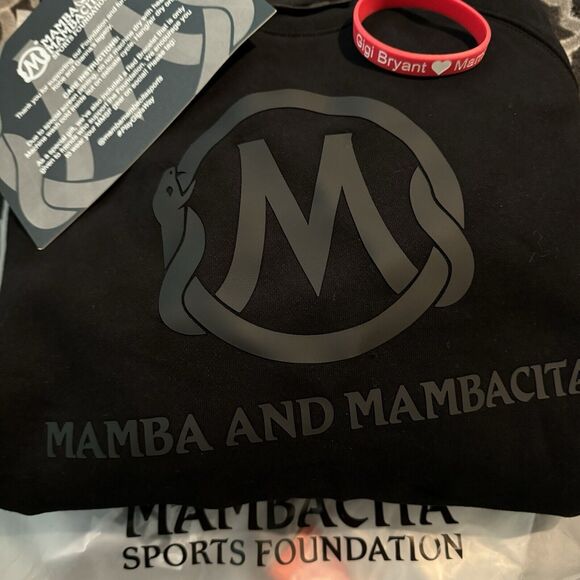 Kobe Mamba Mambacita Blackout Matte Logo Crewneck Sweatshirt Size Medium & XXL - Picture 2 of 5